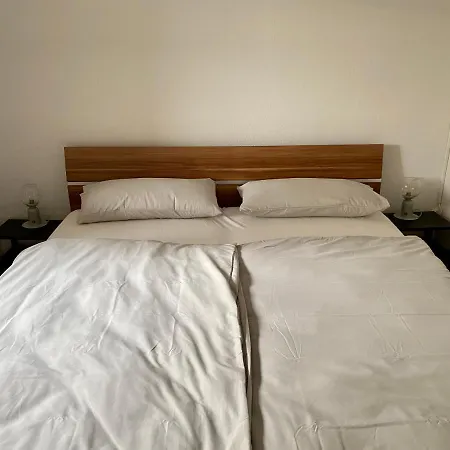 Apartamento Ruhige Innenstadtlage Mit Terrasse