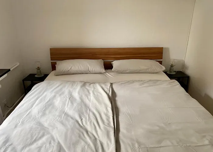 Apartment Ruhige Innenstadtlage Mit Terrasse